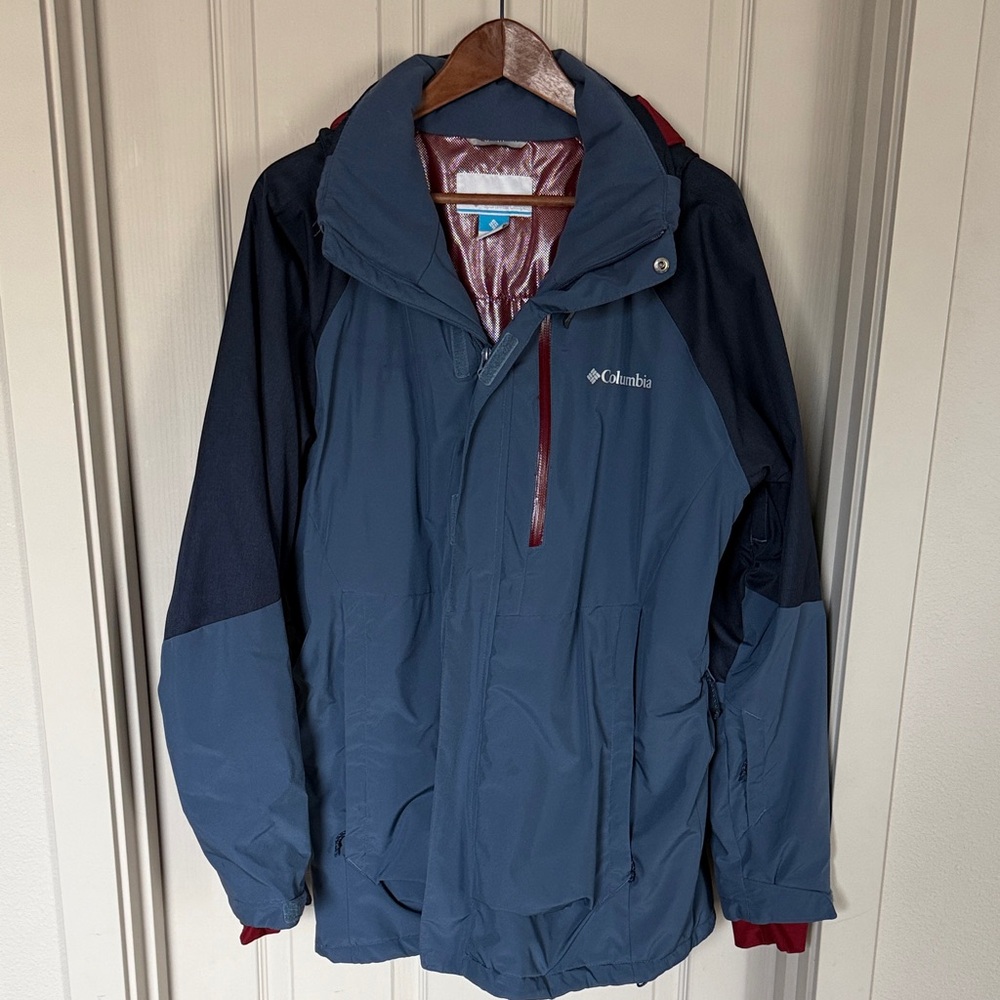 Columbia Men's Navy and Burgundy Performance Jacket